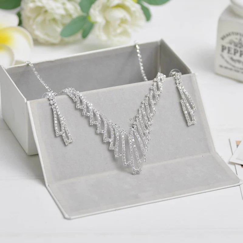 Elegant women’s jewelry set with crystal stones