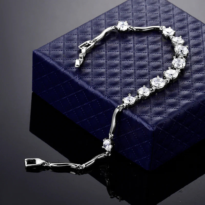 Elegant White Gold Bracelet with Zircon Stones