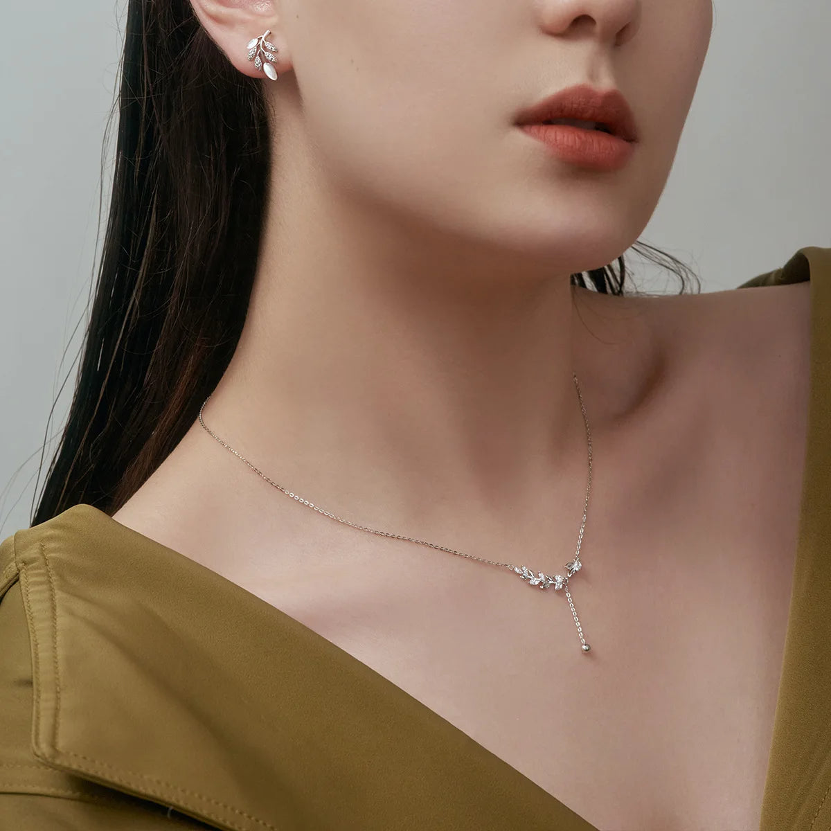 Zircon Clavicle Chain Silver Necklace for Women