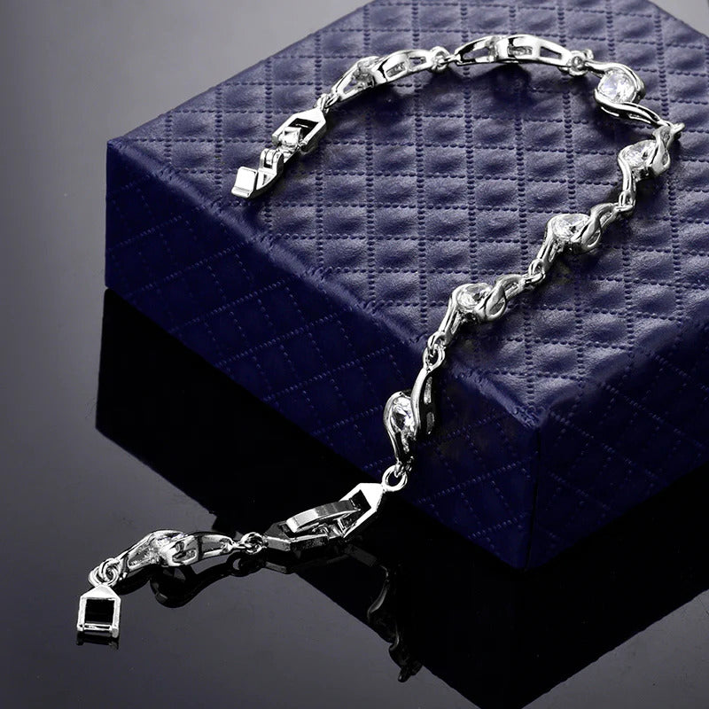 Elegant ladies bracelet