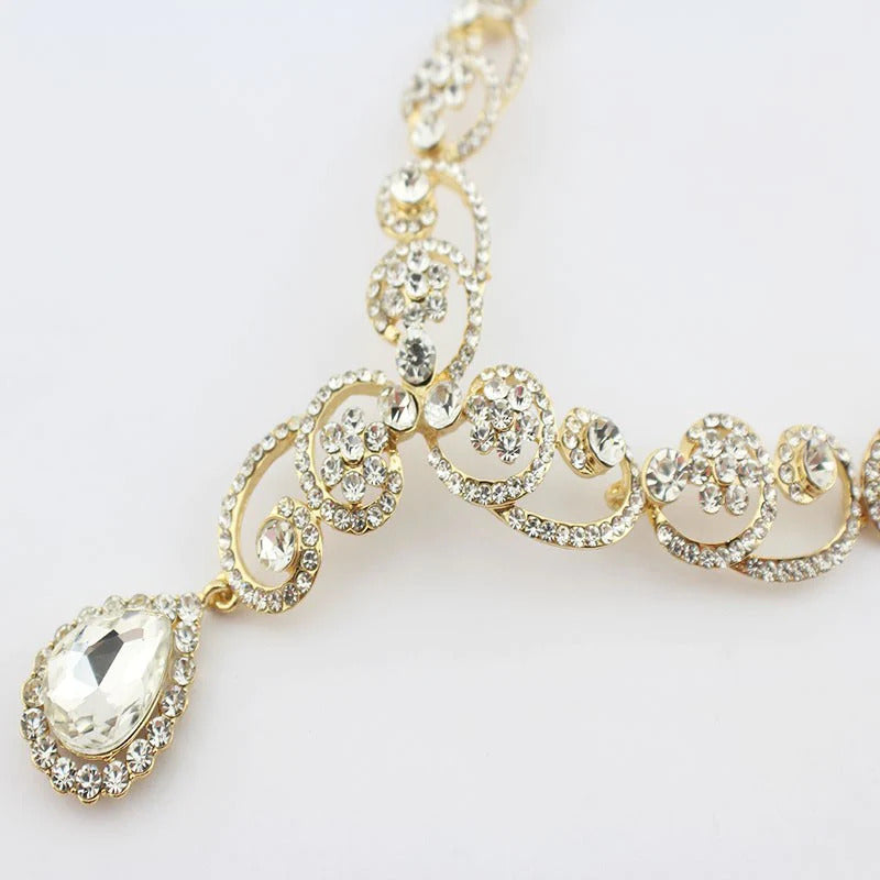 Diamond Gold Ladies Jewelry Set
