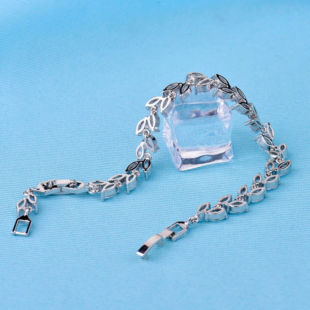 Elegant Bracelet with White Gold Baguette Zircon Stones