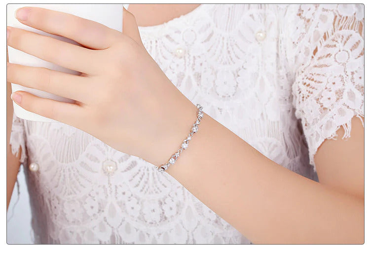 Silver Platinum White Zircon Heart Elegant Ladies Bracelet