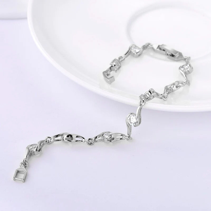 Elegant ladies bracelet