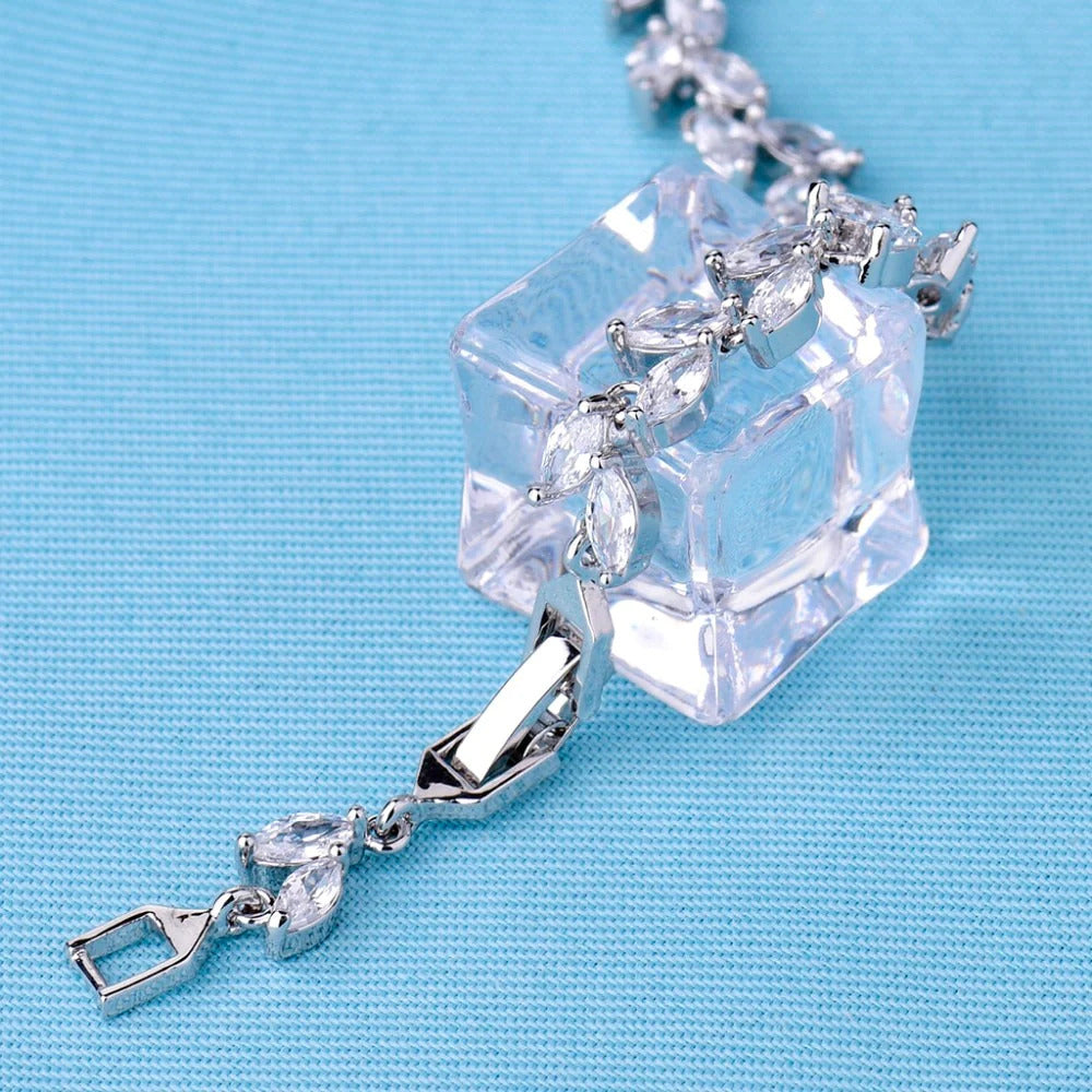 Elegant Bracelet with White Gold Baguette Zircon Stones