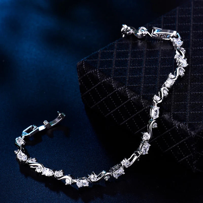 Elegant Round Cut White Gold Bracelet