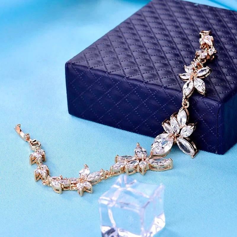 Elegant Crystal Flower Bracelet