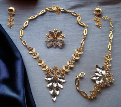 18K Gold Romantic Design Crystal Lady Jewelry Set