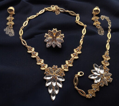 18K Gold Romantic Design Crystal Lady Jewelry Set
