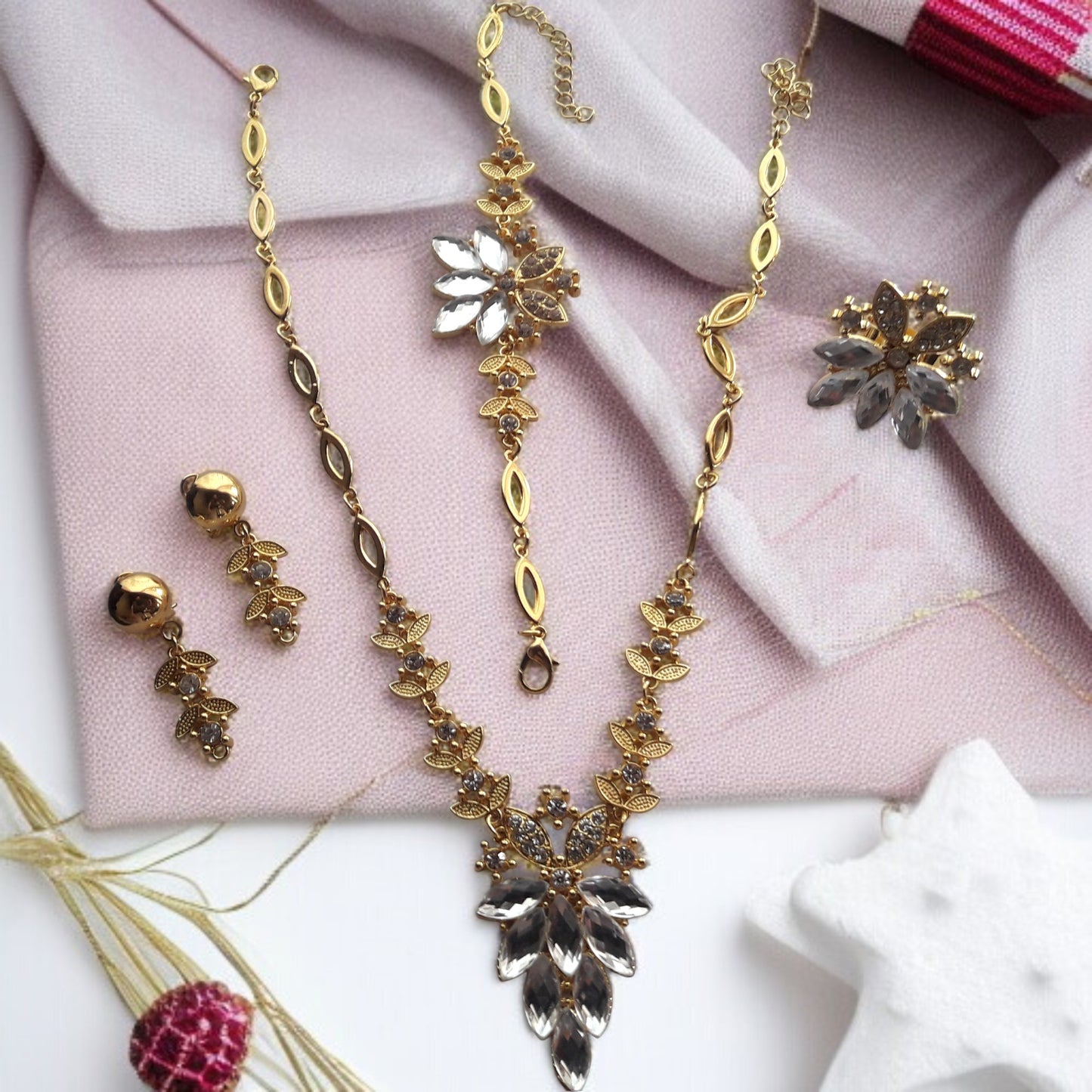 18K Gold Romantic Design Crystal Lady Jewelry Set