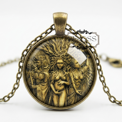 Triple Goddess Necklace,Triple Goddess Pendant,the Maiden,the Mother,the Crone,Moon Goddess Amulet, Talisman,Goddess of Night Hecate
