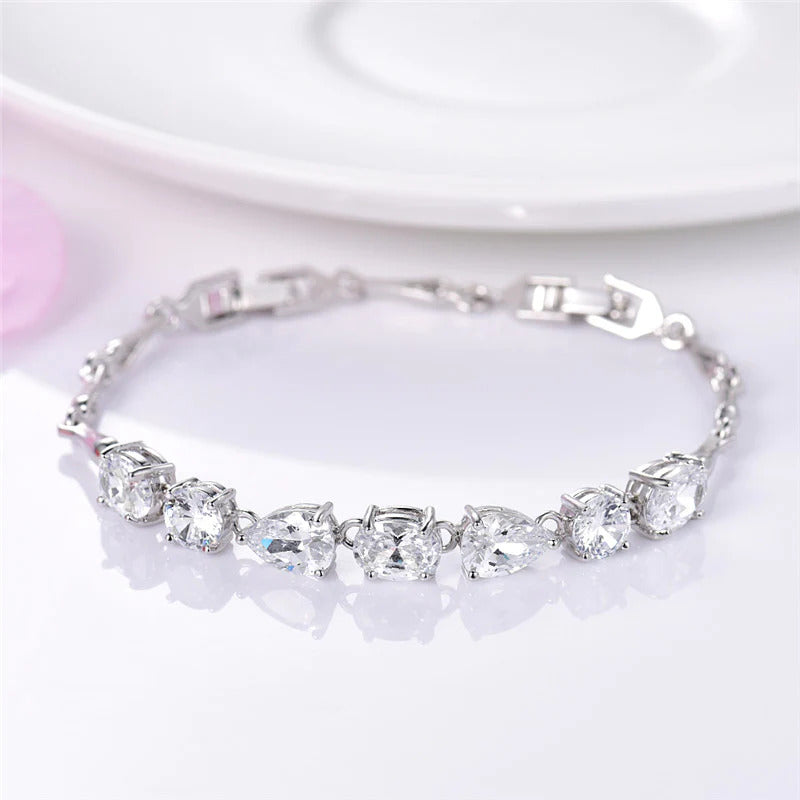 Elegant White Gold Bracelet with Zircon Stones