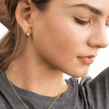 Elegant Crescent Moon Stud Earrings