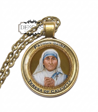 TERESA OF CALCUTTA Necklace,Mother Teresa,Patron saint of the poor,Patron saint of the dying,Missionaries of Charity,Glass Pendant