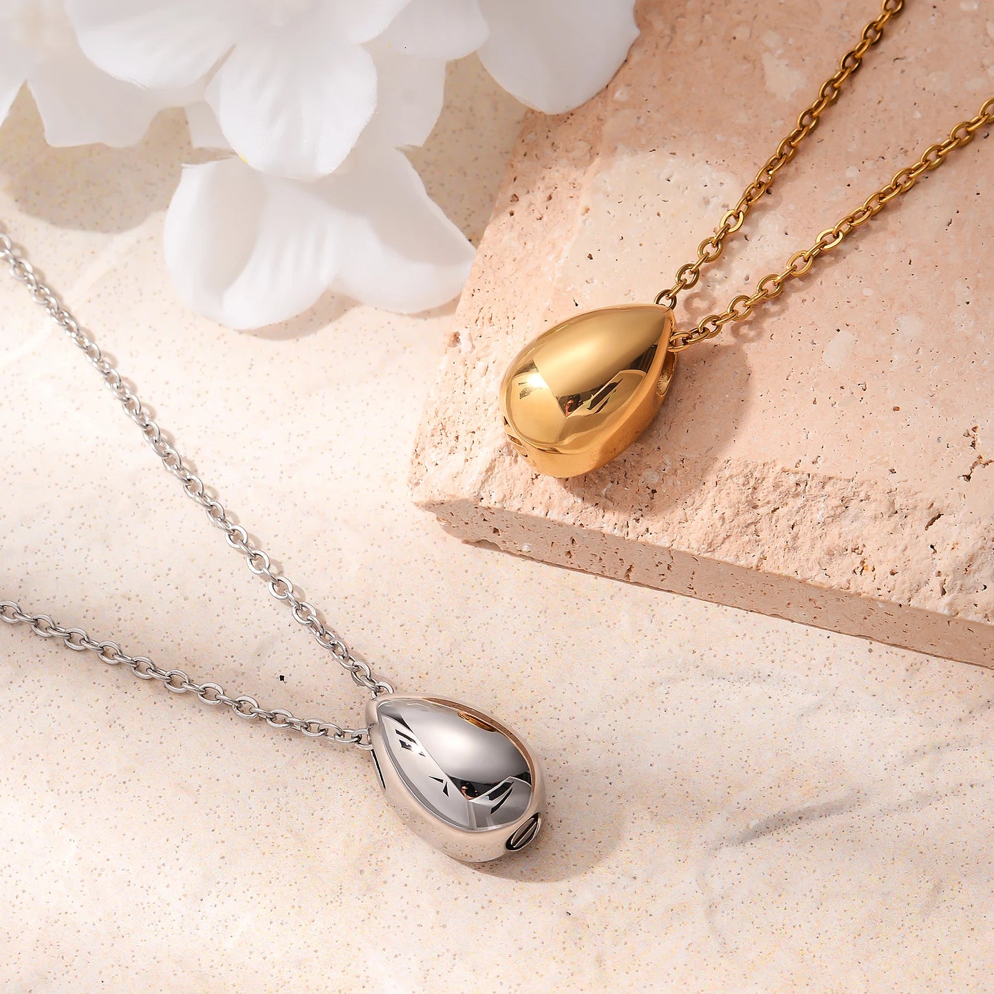 Personelized Carved Teardrop Keepsake Ashes Necklace,Urn necklace