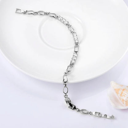 Elegant ladies bracelet with White Gold drop zircon stones