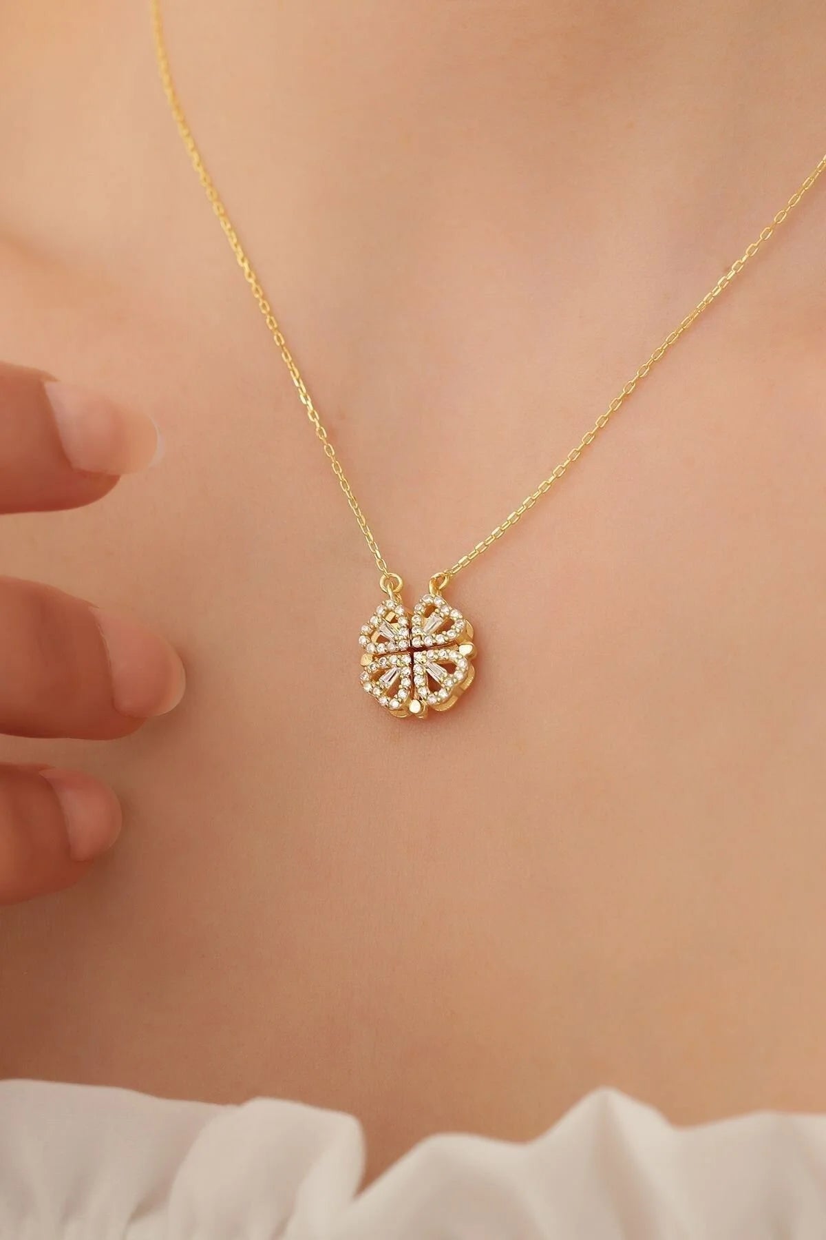 Zircon Hearts Clover Magnetic Necklace