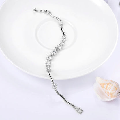 Elegant White Gold Bracelet with Zircon Stones