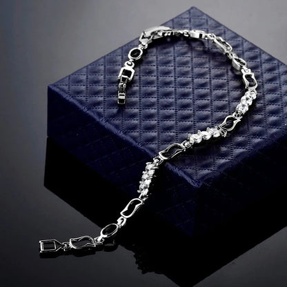 Elegant ladies bracelet with White Gold drop zircon stones