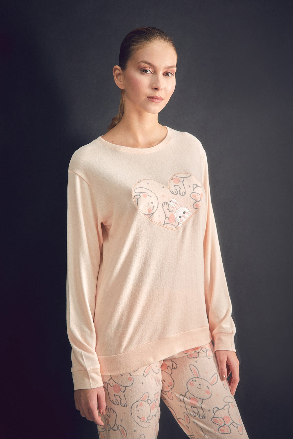 Rabbit Embroidered Crew Neck Pajama Set - Denoss