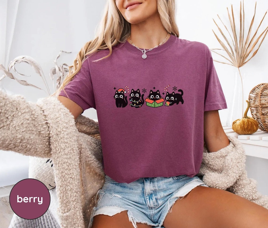 Cat Mom Christmas Shirt, Cute Black Cat Holiday Tee, Kawaii Festive Kitty T-Shirt, Cozy Gift for Cat Lovers