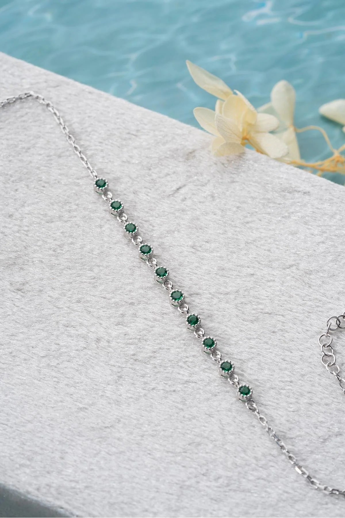 925 Sterling Silver Single Row Emerald Bracelet