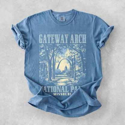Gateway Arch Shirt, Oversized National Park Comfort Colors T-Shirt, Retro Missouri Tshirt, St. Louis Shirt, Midwest Gift, Nature Graphic Tee