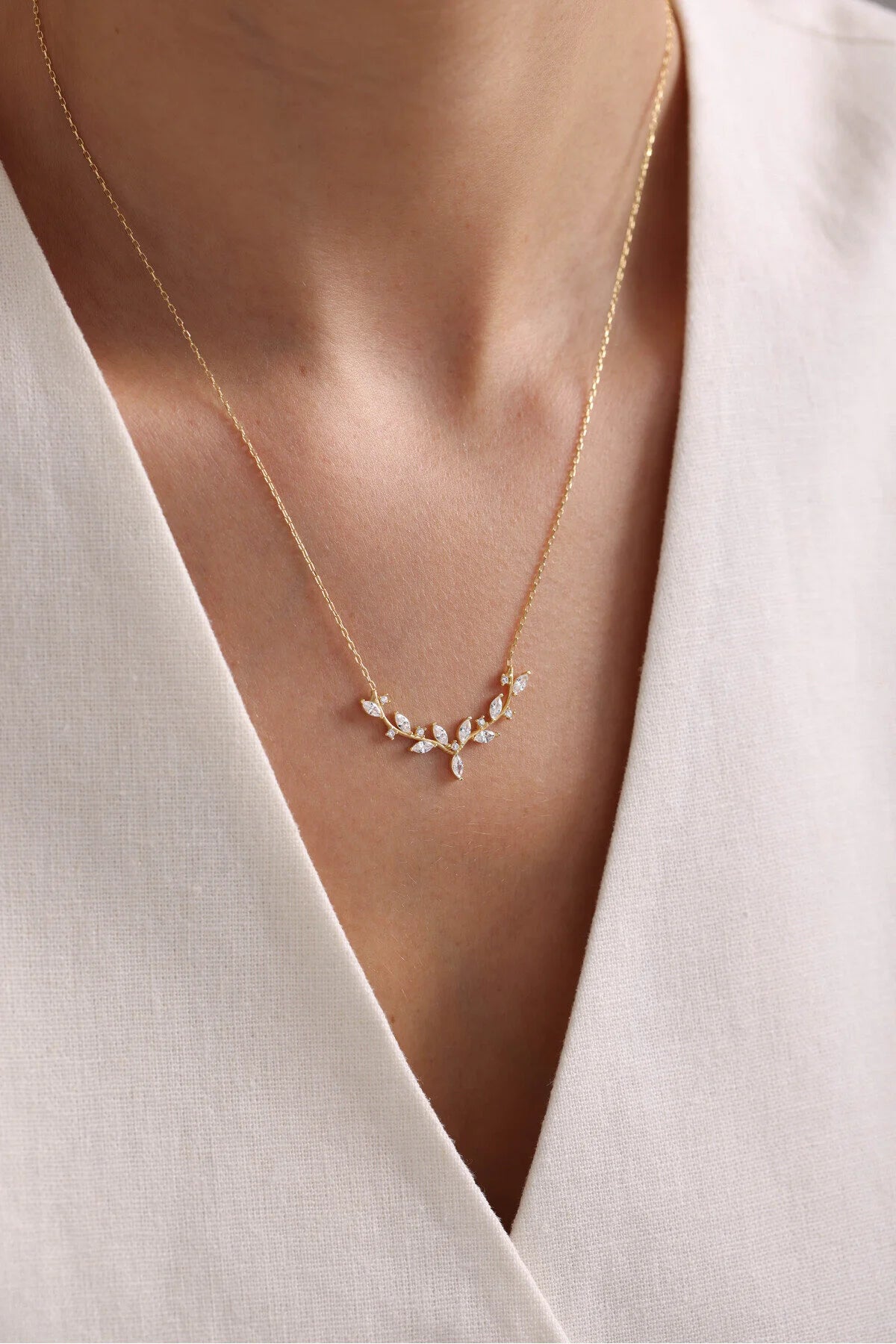 925 Sterling Silver Elegant Ivy Necklace