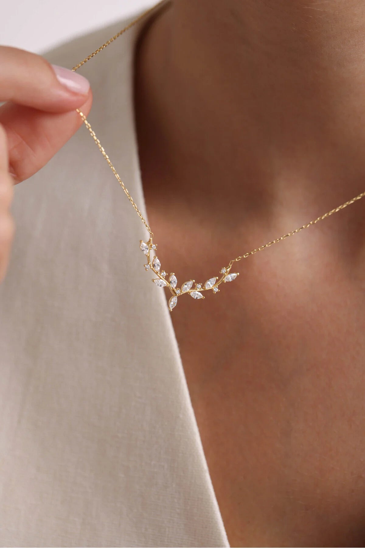 925 Sterling Silver Elegant Ivy Necklace