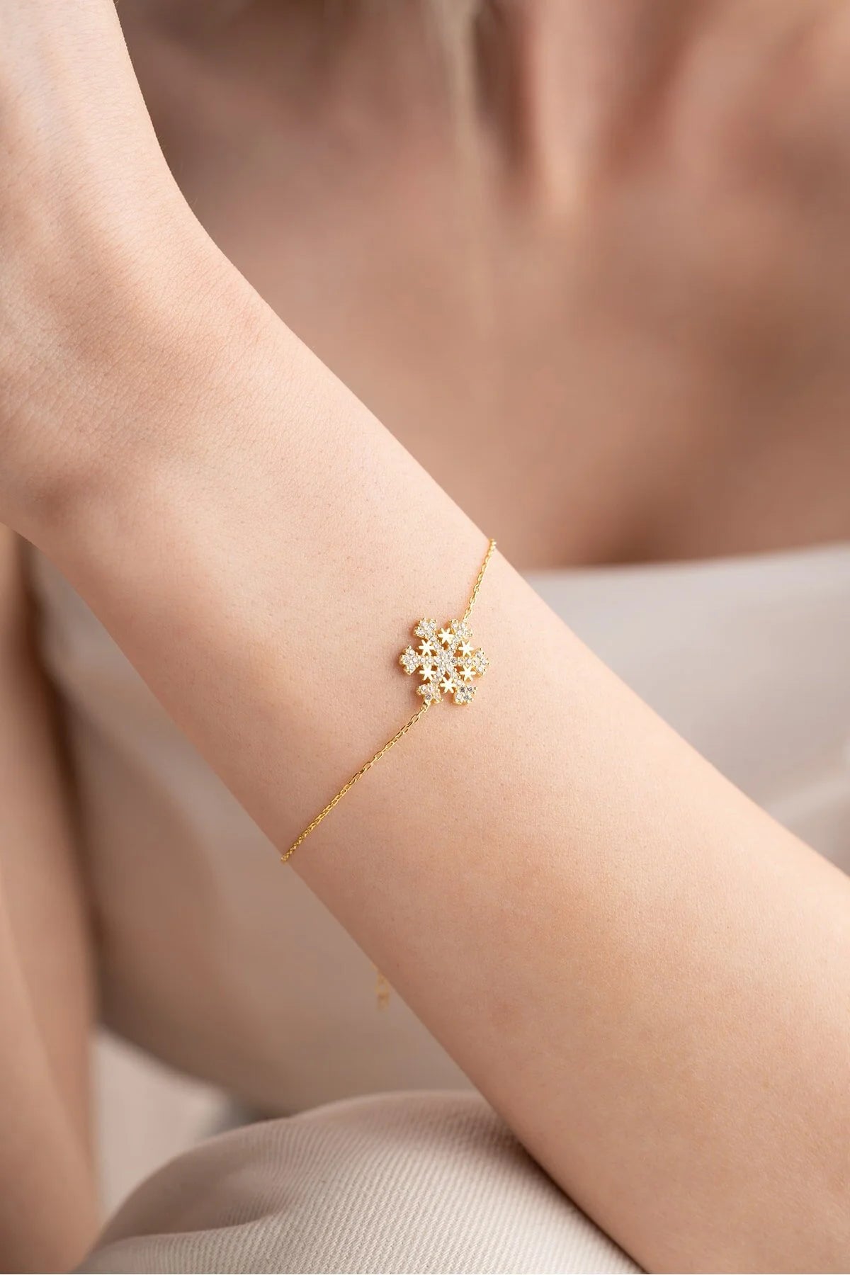 925 Sterling Silver Star Detailed Snowflake Bracelet
