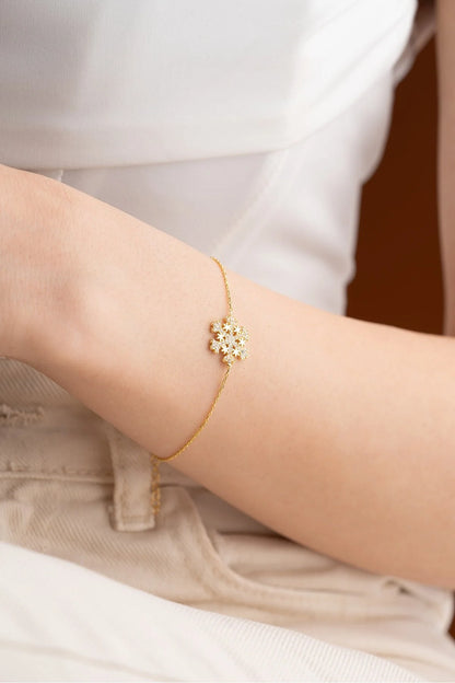 925 Sterling Silver Star Detailed Snowflake Bracelet