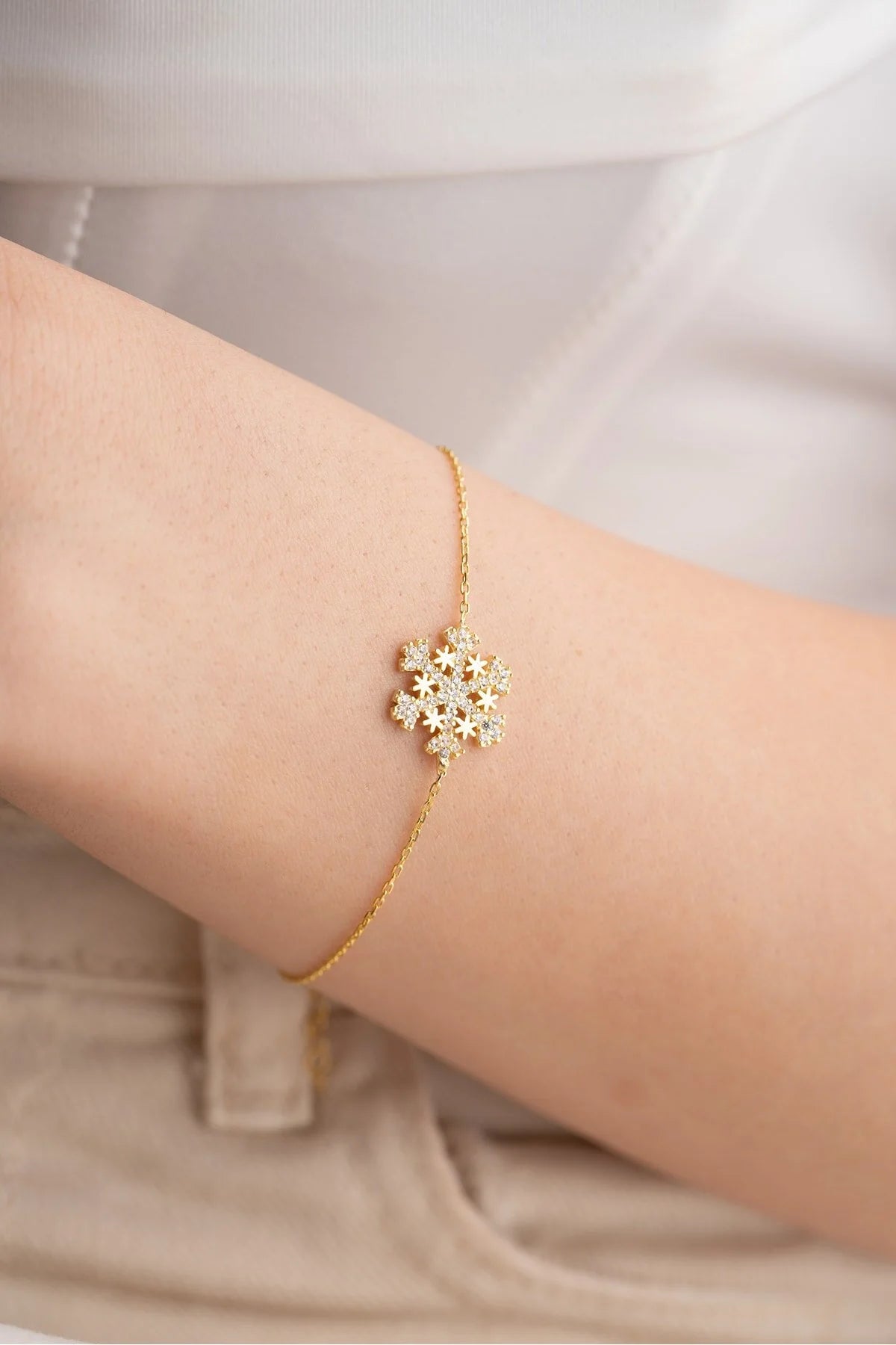 925 Sterling Silver Star Detailed Snowflake Bracelet