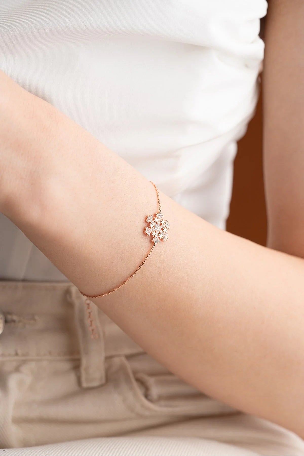 925 Sterling Silver Star Detailed Snowflake Bracelet