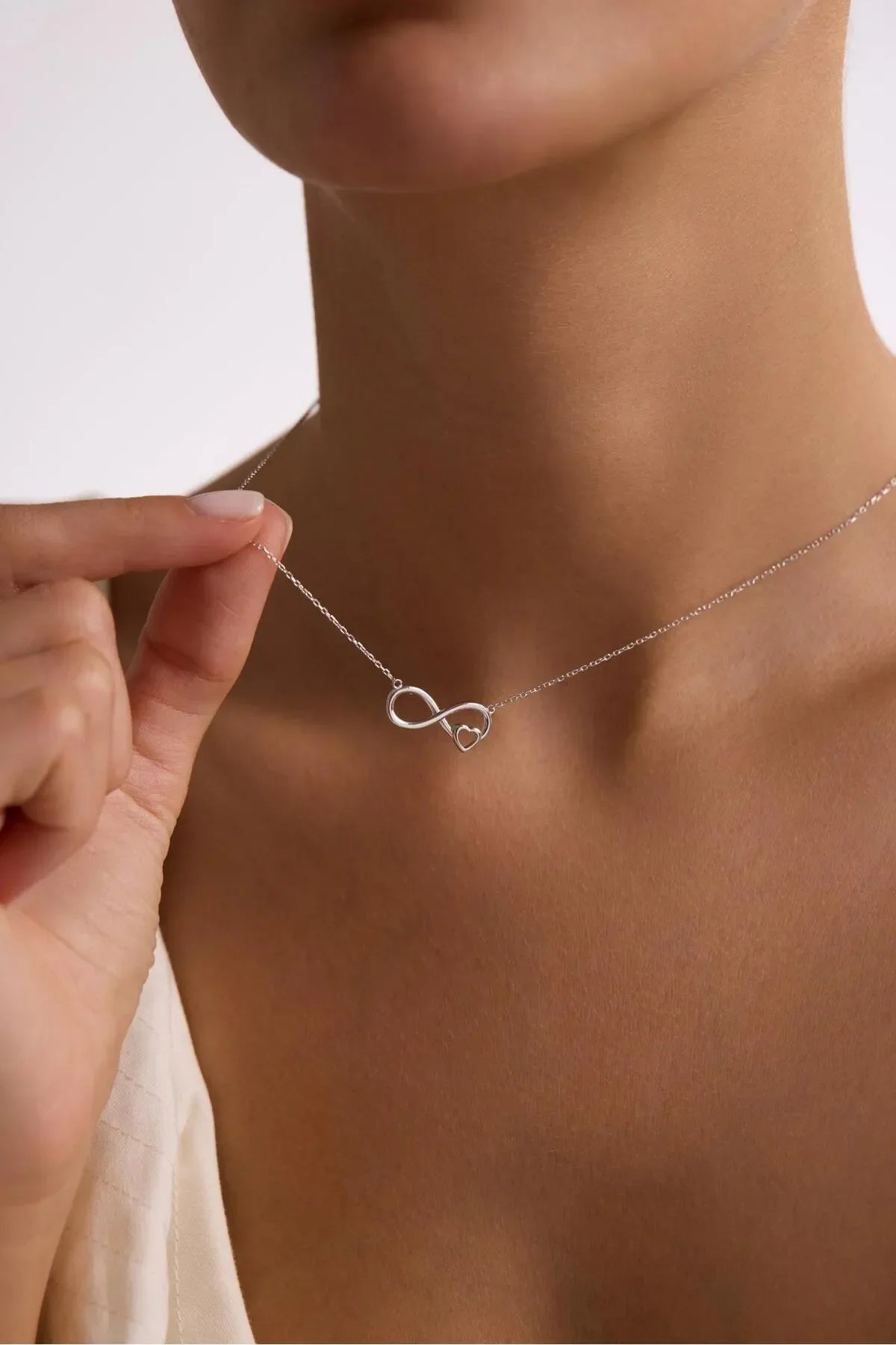 925 Sterling Silver Chain Infinity Necklace