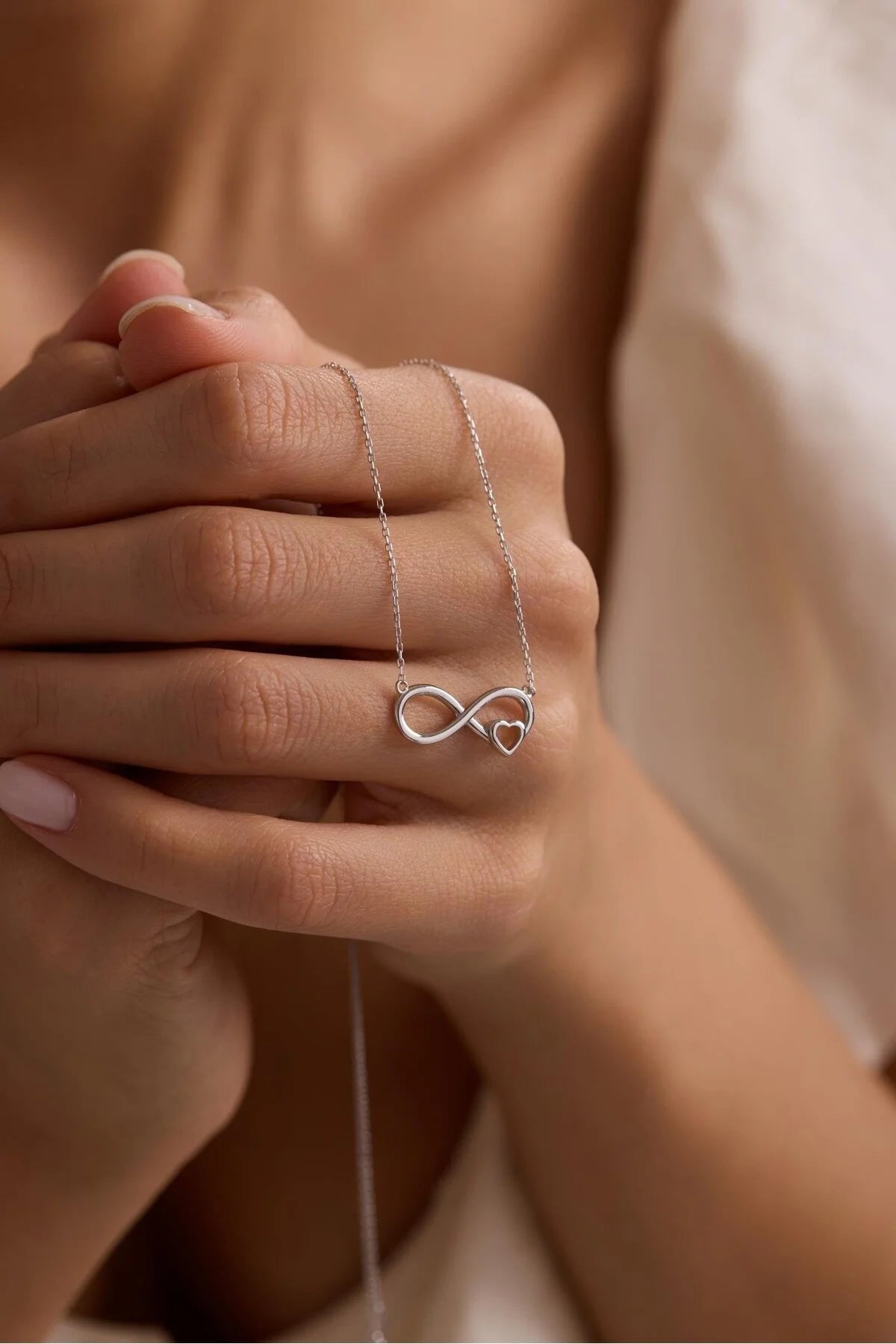 925 Sterling Silver Chain Infinity Necklace