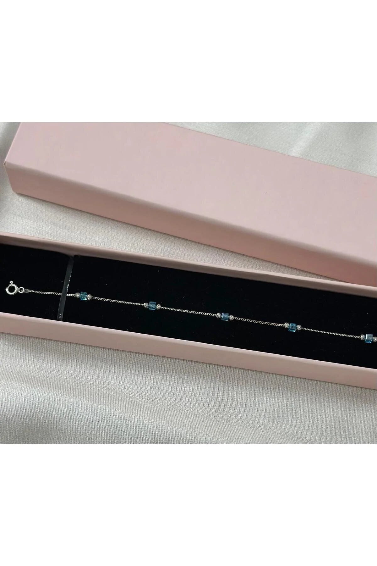 Elegant 925 Sterling Silver Bracelet with Square Cut Stones