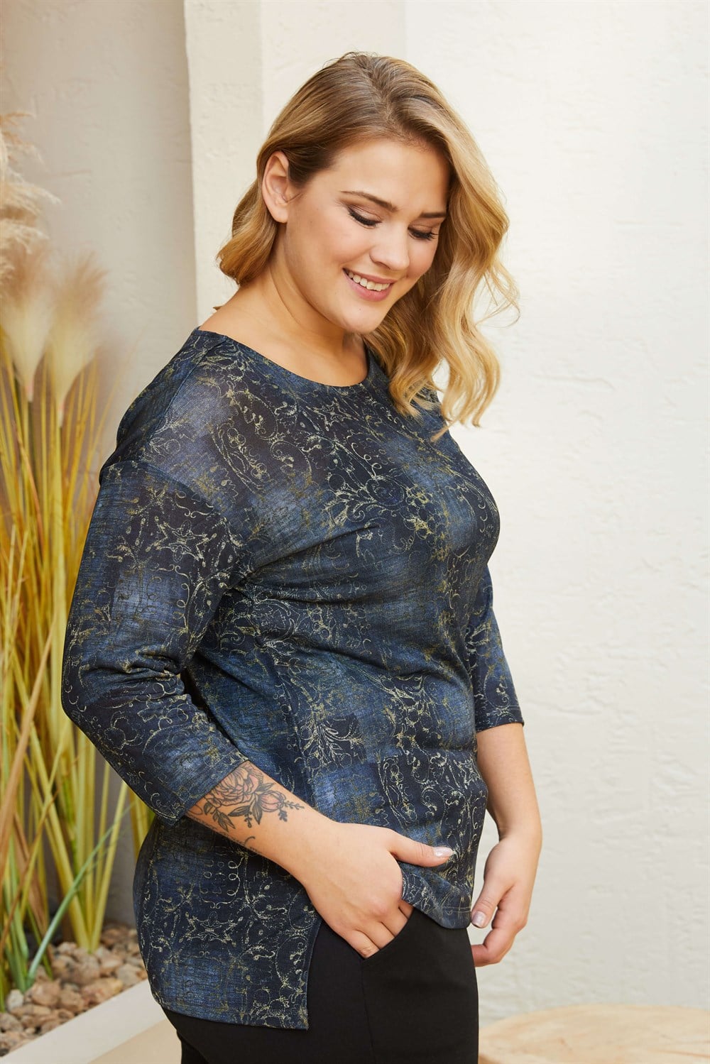 Plus Size Round Neck, 3/4 Sleeve, Side Slit Patterned Blouse - NAVY BLUE - Denoss